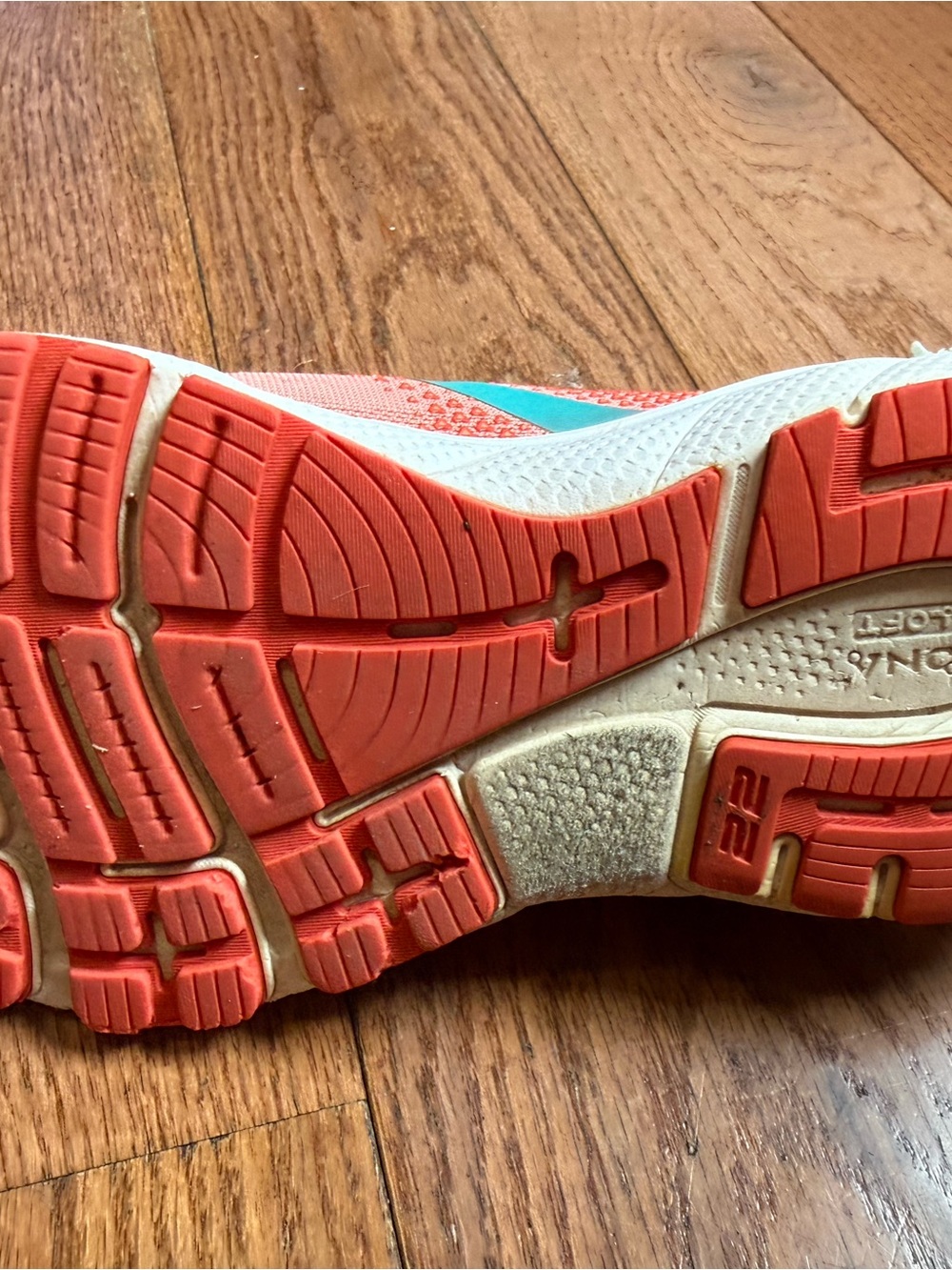 Brooks Adrenaline Coral and Teal Women’s Running Shoes, 7.5. Very good condition - Picture 2 of 9